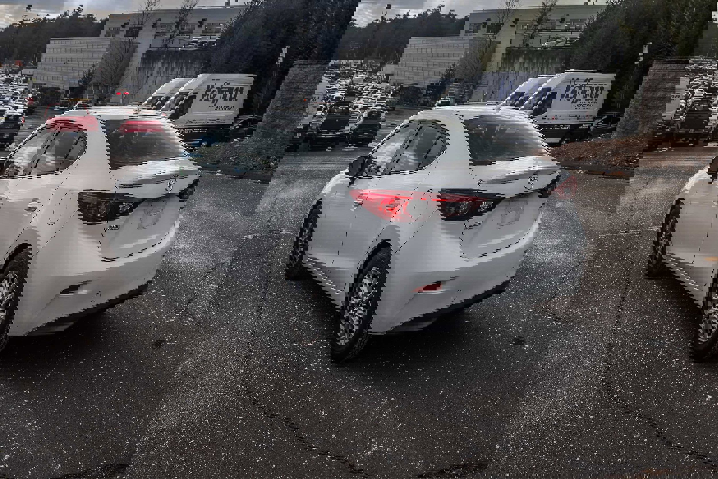 Used 2015 MAZDA MAZDA3 i Touring w/ Technology Package image 6