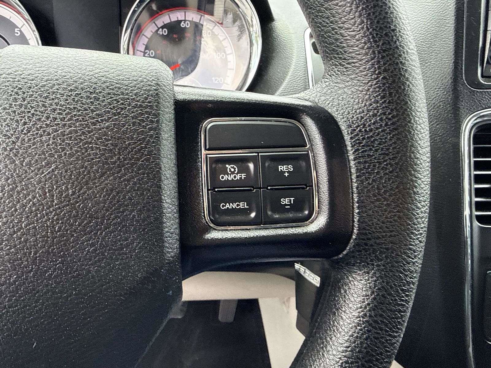 Used 2019 Dodge Grand Caravan SE w/ UConnect Hands-Free Group image 29