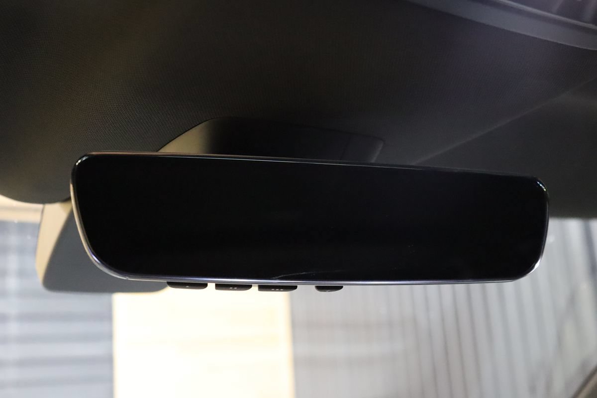 Used 2025 Volkswagen ID. Buzz Pro S RWD image 46