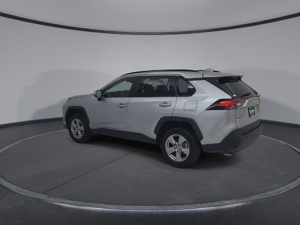Used 2025 Toyota RAV4 XLE AWD/4WD image 12