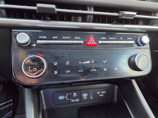 Used 2025 Hyundai Santa Cruz Limited AWD/4WD image 30