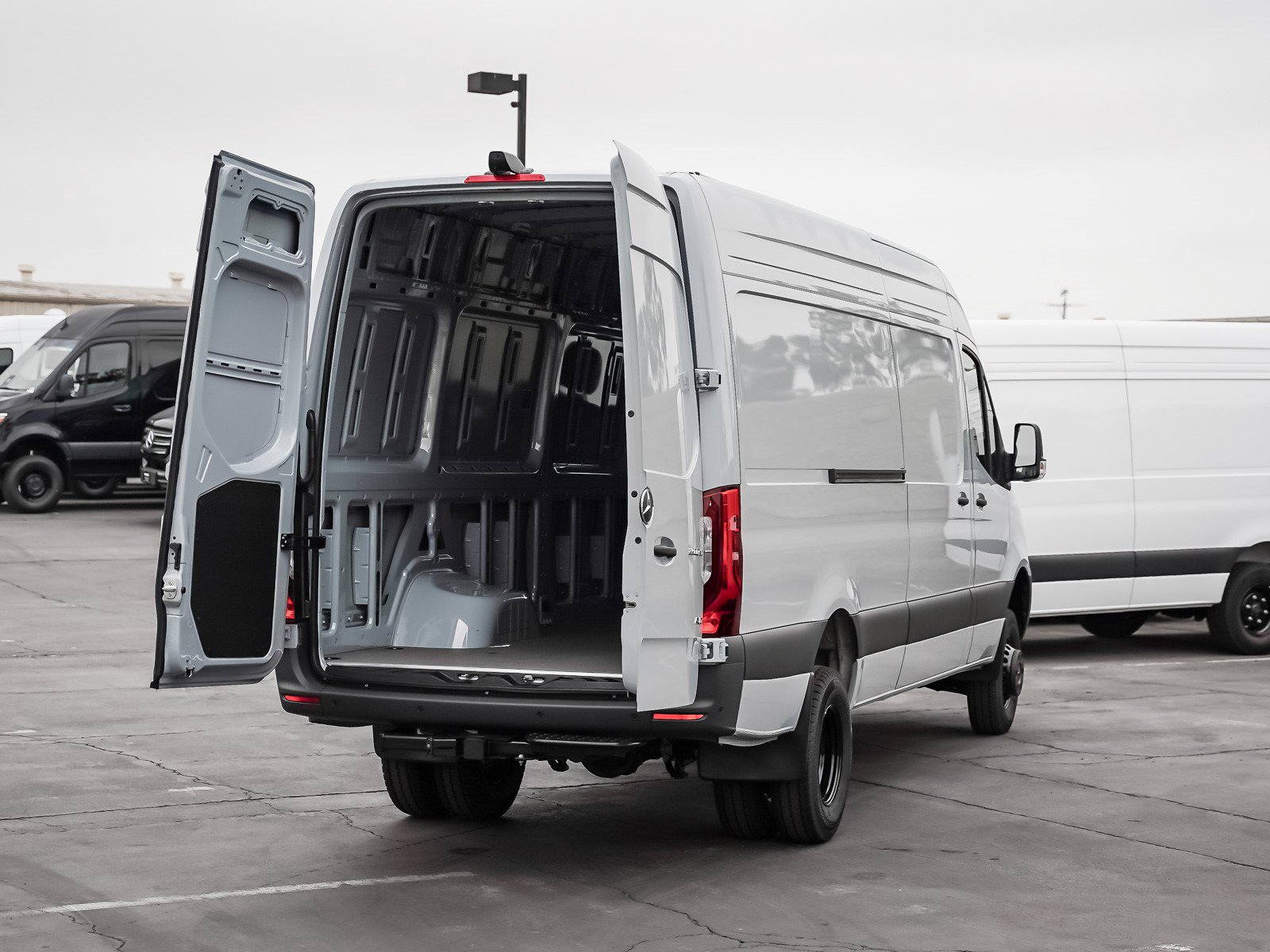 New 2025 Mercedes-Benz Sprinter 3500 image 8