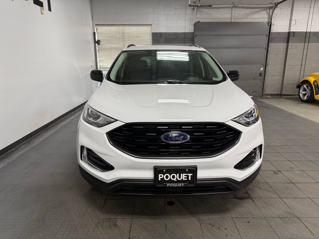 Used 2022 Ford Edge SEL w/ Sport Appearance Package AWD/4WD image 3