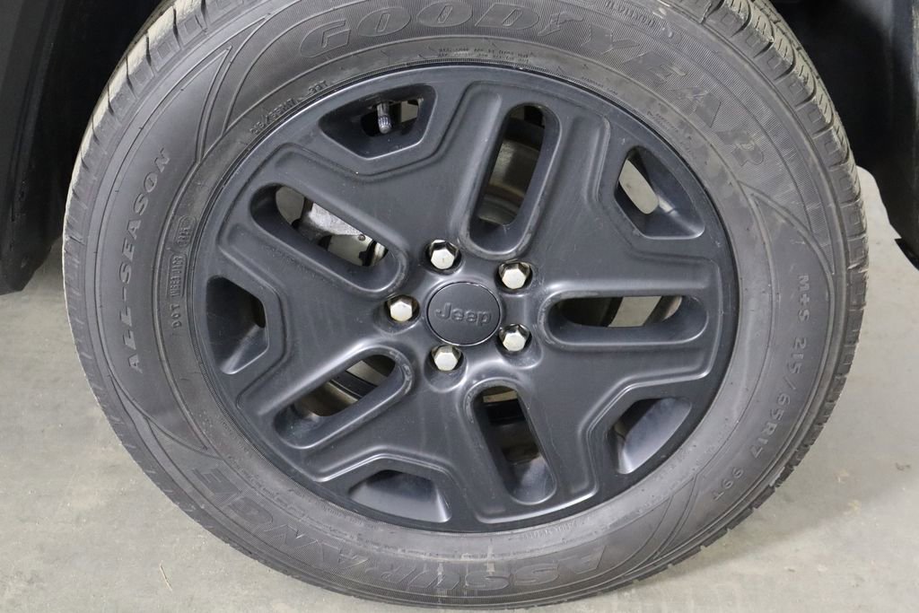 Used 2018 Jeep Renegade Trailhawk w/ Safety & Security Group image 39