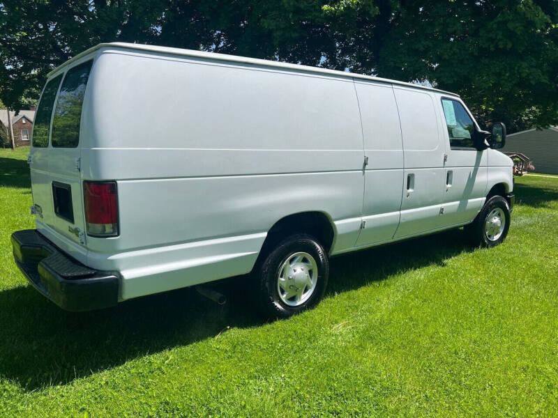 Used 2014 Ford E-250 and Econoline 250 Extended w/ Commercial Cargo Van Package RWD image 5
