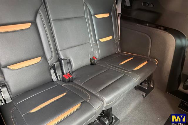 Certified 2024 GMC Yukon XL AT4 w/ AT4 Premium Plus Package AWD/4WD image 18