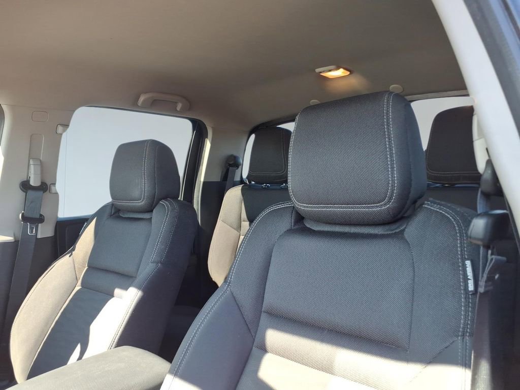 Used 2022 Nissan Frontier SV image 16