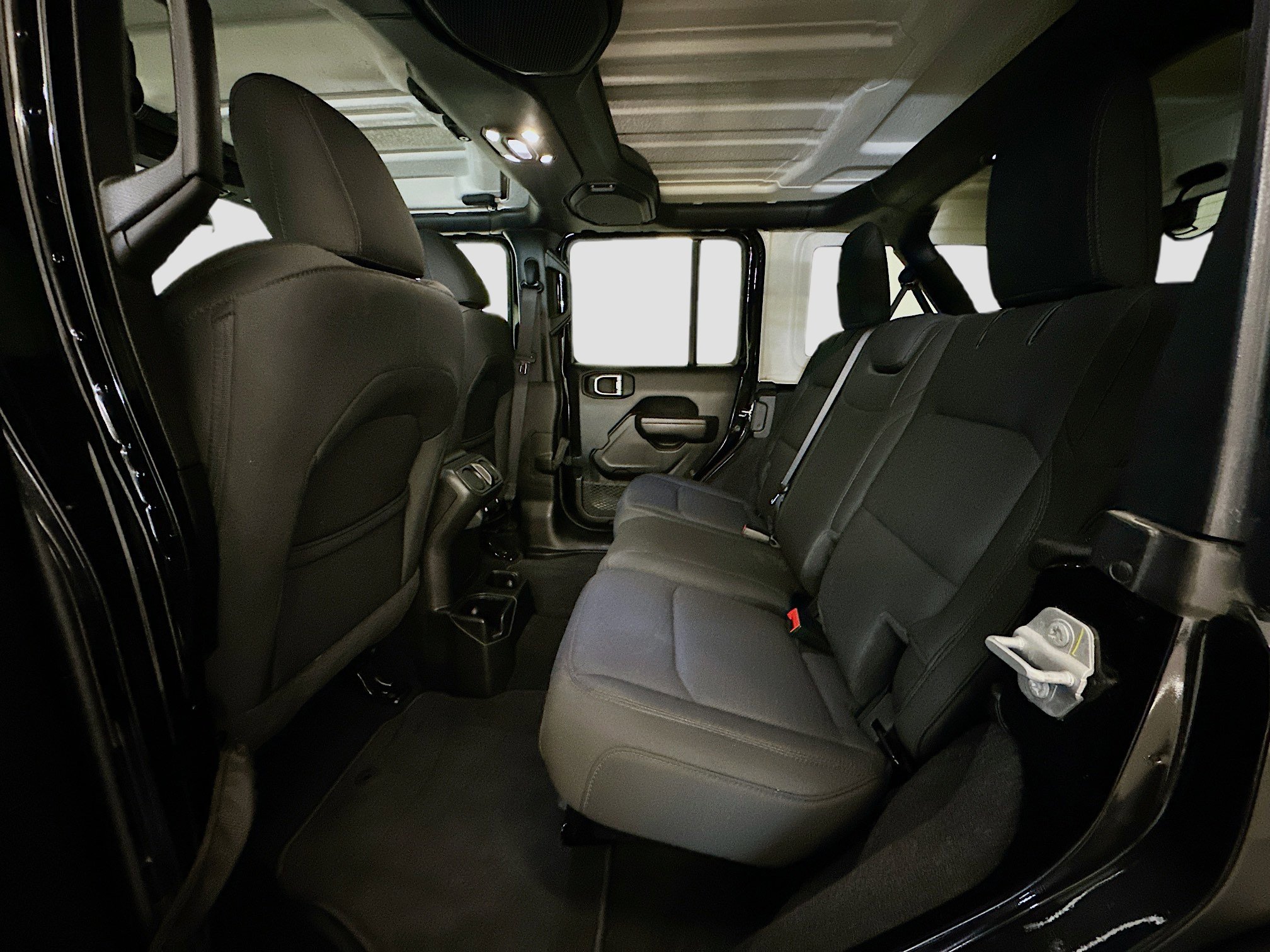 Used 2022 Jeep Wrangler Sport S image 28