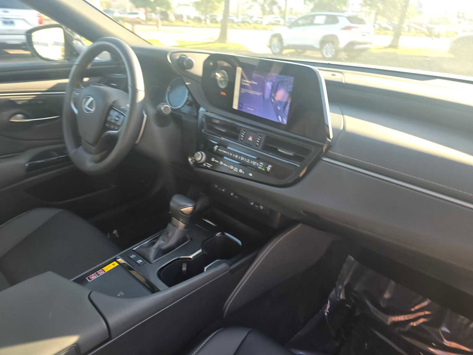 Used 2025 Lexus ES 300h w/ Premium Package image 12