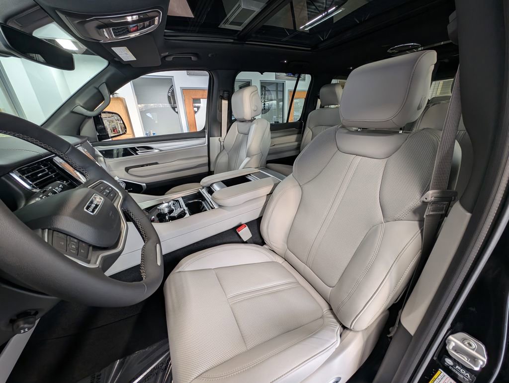 New 2026 Jeep Grand Wagoneer L Limited image 2