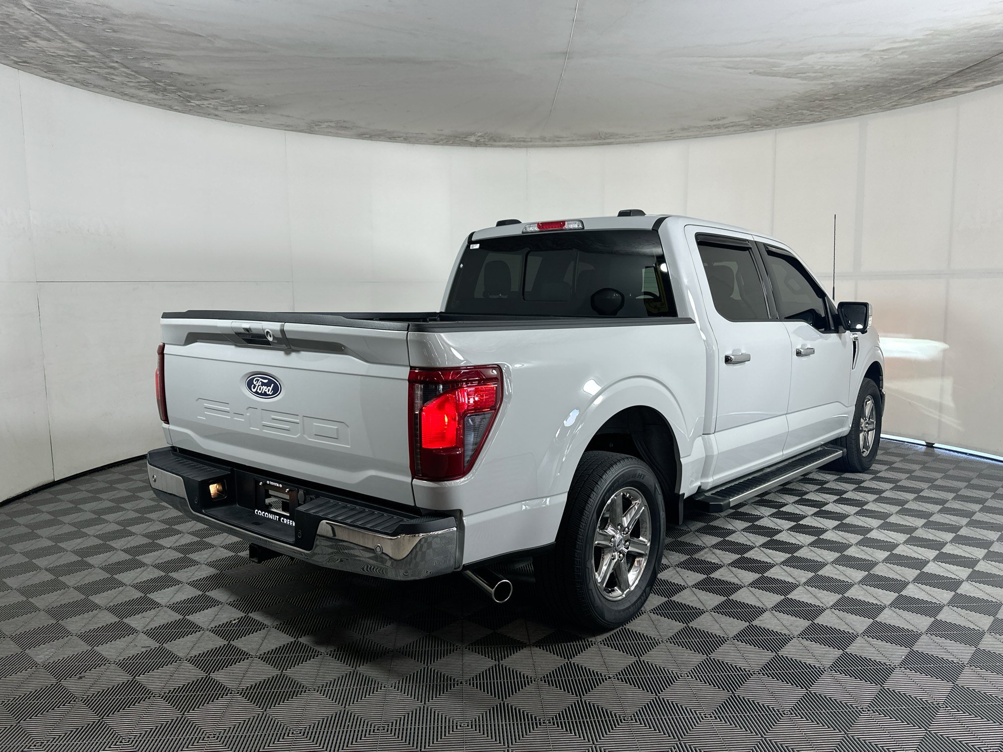 Used 2024 Ford F150 XLT w/ Equipment Group 302A MID RWD image 3