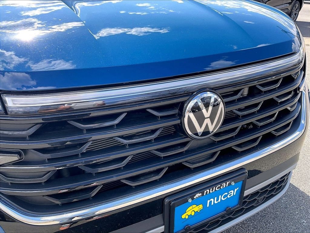 Used 2025 Volkswagen Atlas Cross Sport SE AWD/4WD image 29