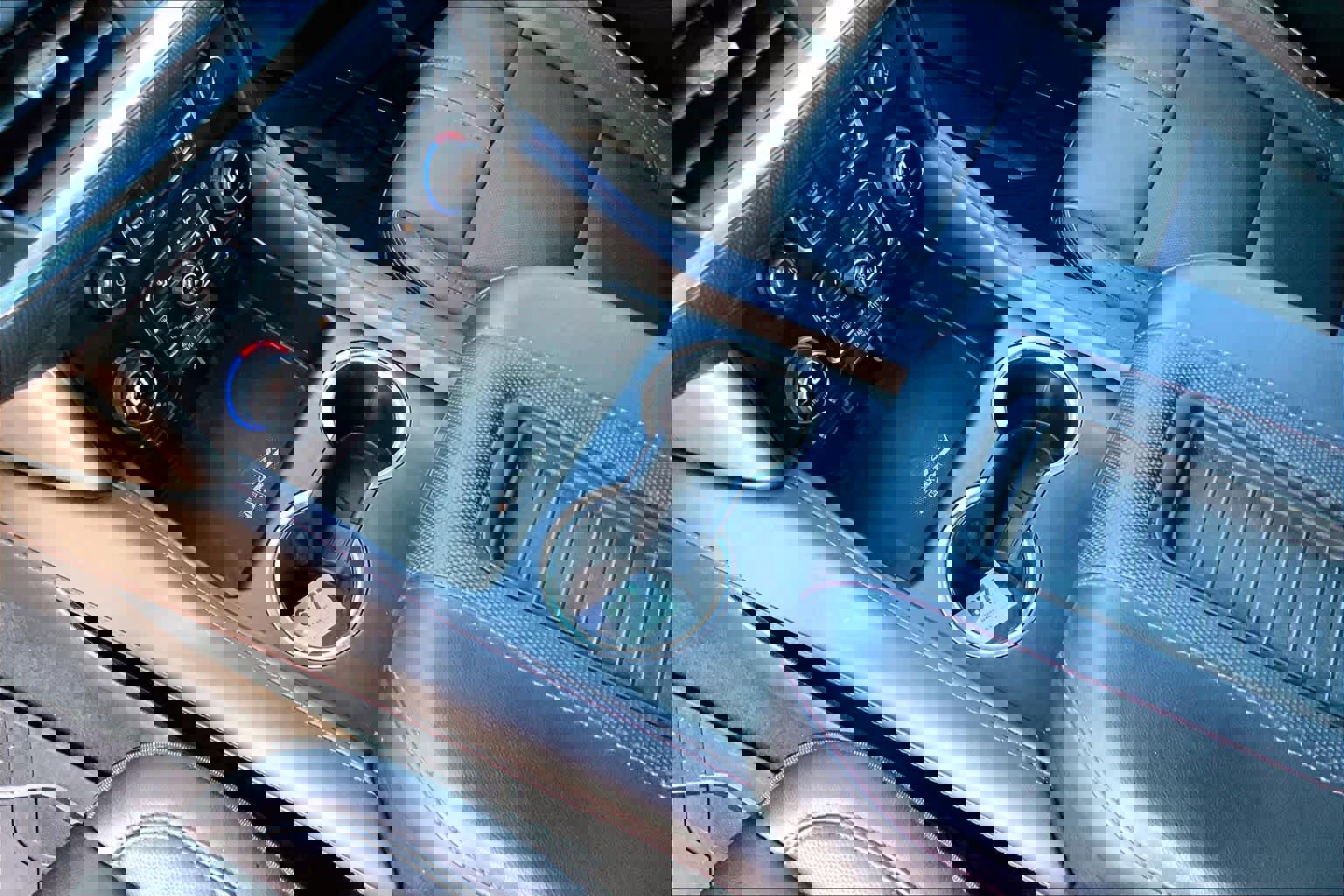 Used 2021 Chevrolet Suburban RST w/ Luxury Package image 17