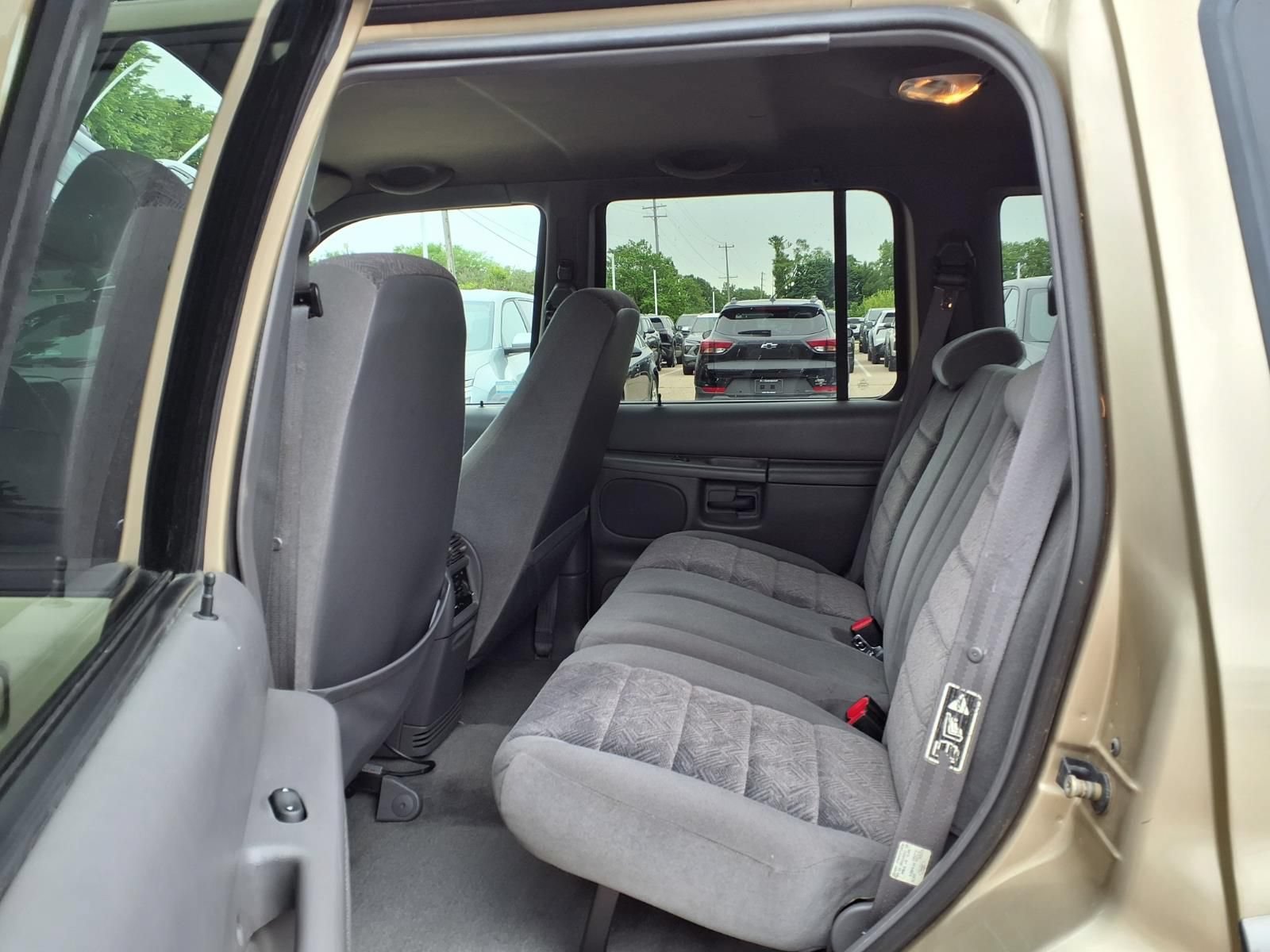 Used 2001 Ford Explorer XLT AWD/4WD image 12