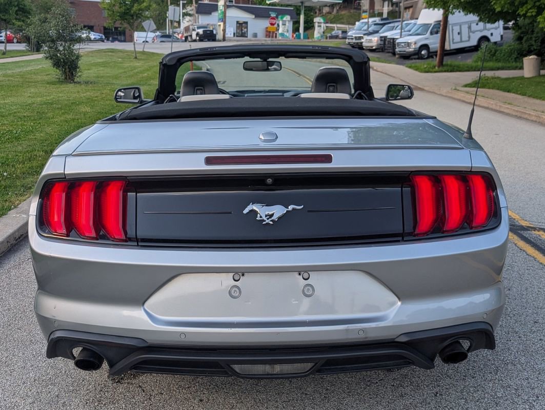Used 2020 Ford Mustang Premium RWD image 15