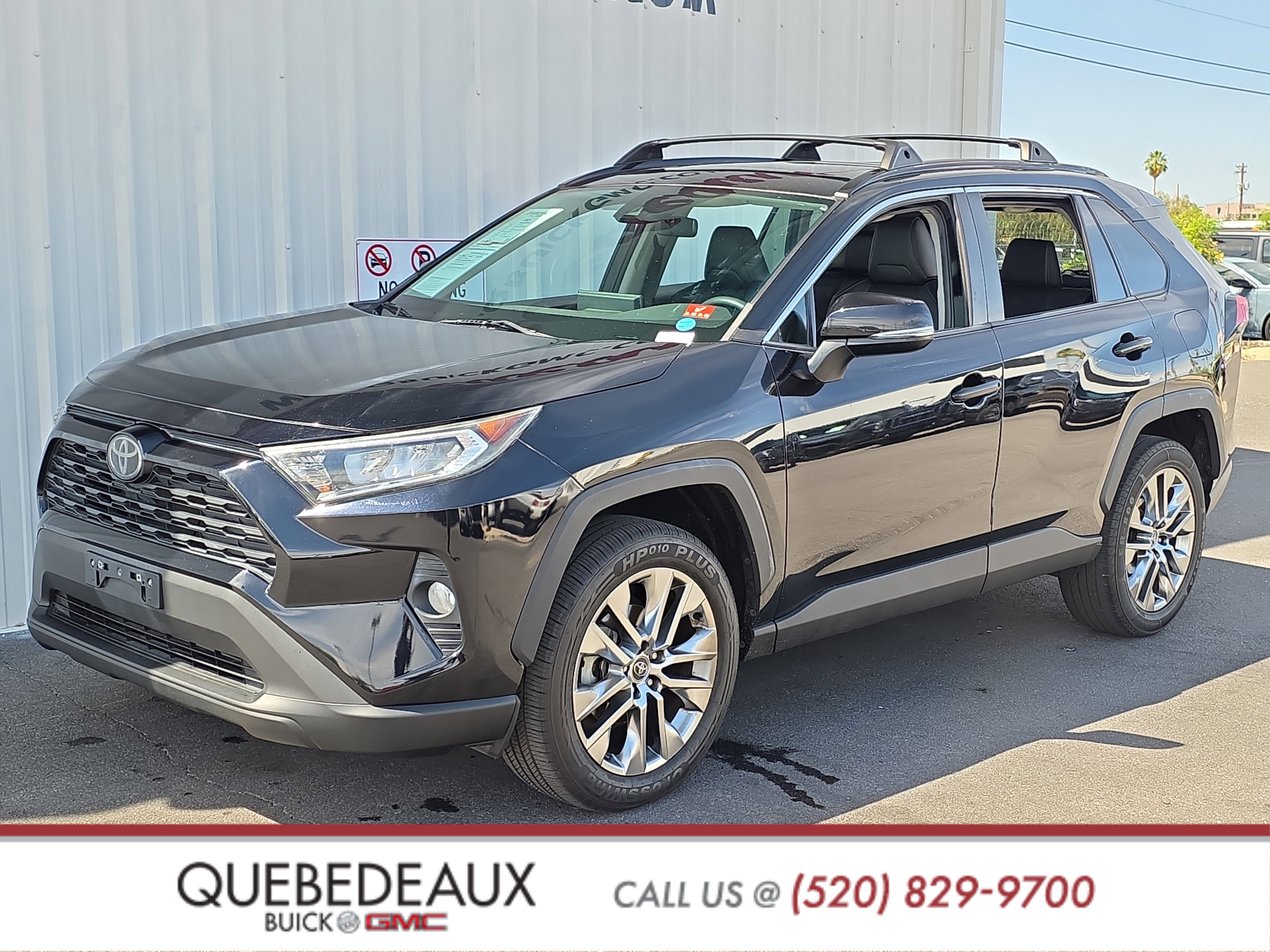Used 2021 Toyota RAV4 XLE Premium w/ Carpet Mat Package (TMS) FWD image 3