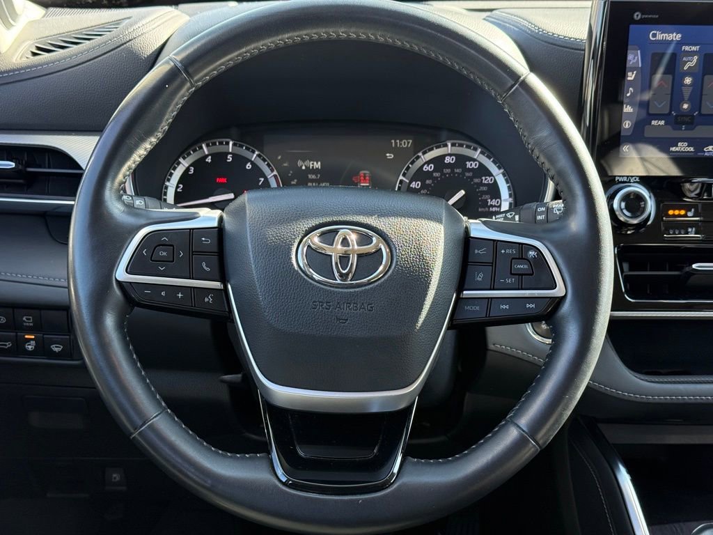 Used 2022 Toyota Highlander Platinum AWD/4WD image 21