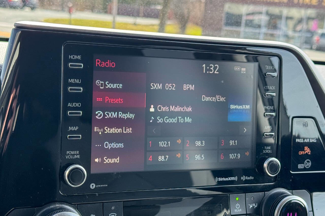 Used 2020 Toyota Highlander LE image 29