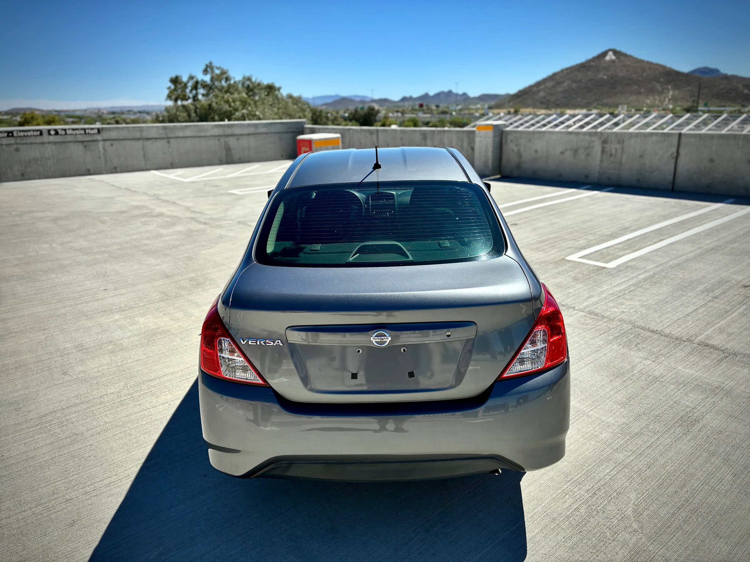 Used 2018 Nissan Versa S FWD image 9