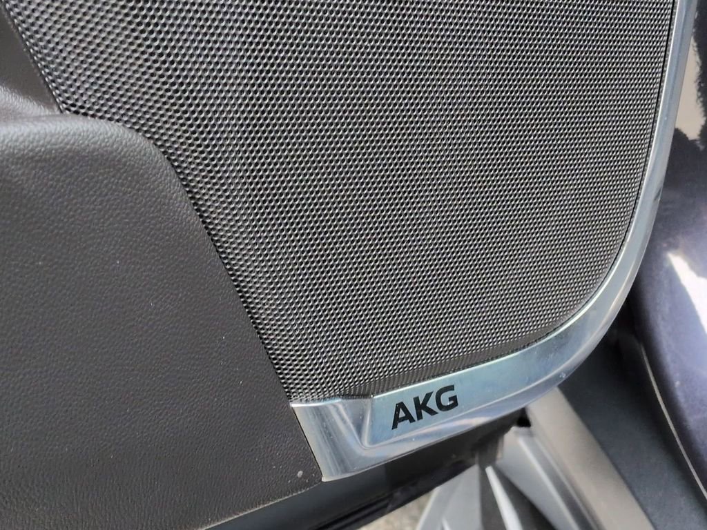 Certified 2023 Cadillac Escalade Sport w/ LPO, ONYX Package image 17