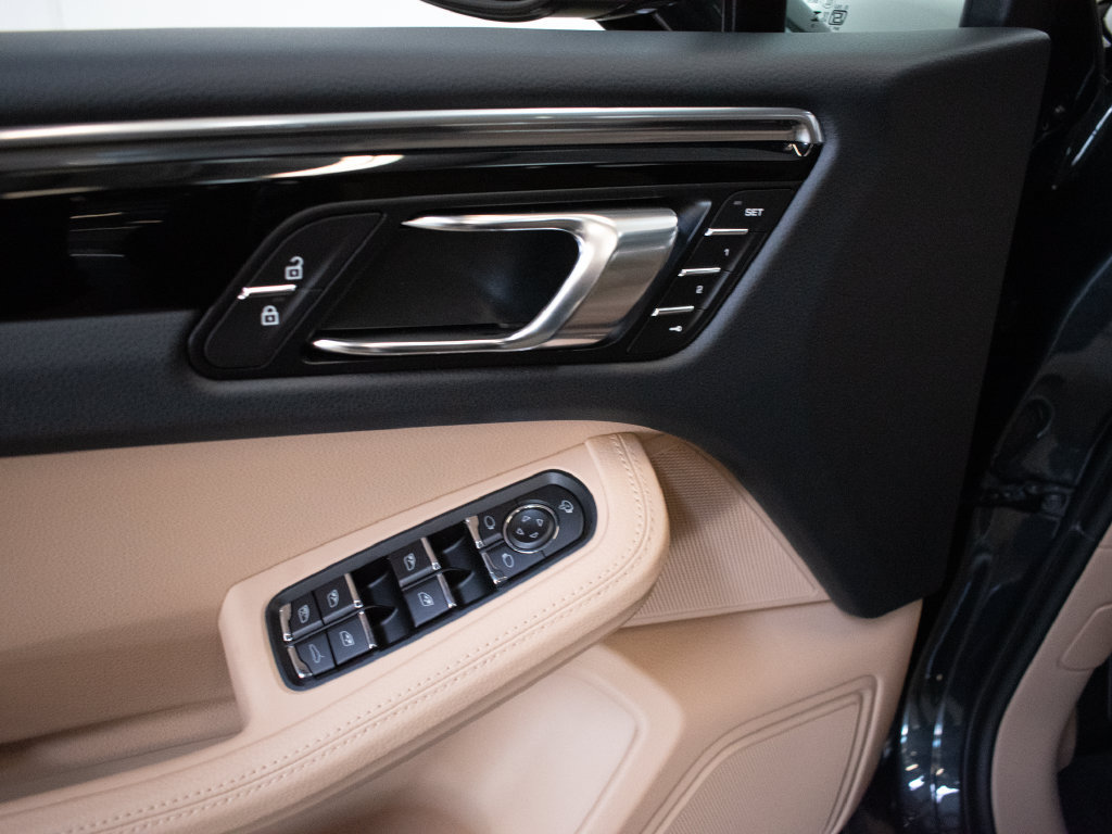 New 2026 Porsche Macan AWD/4WD image 19