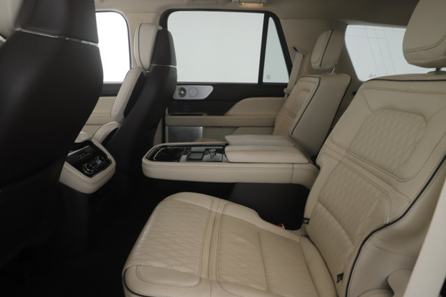 Used 2021 Lincoln Navigator Black Label w/ Special Edition Package AWD/4WD image 29