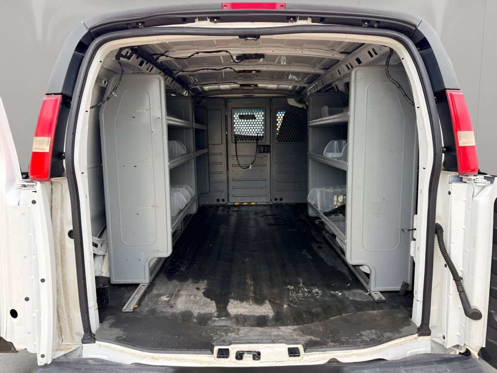 Used 2016 Chevrolet Express 2500 RWD image 14