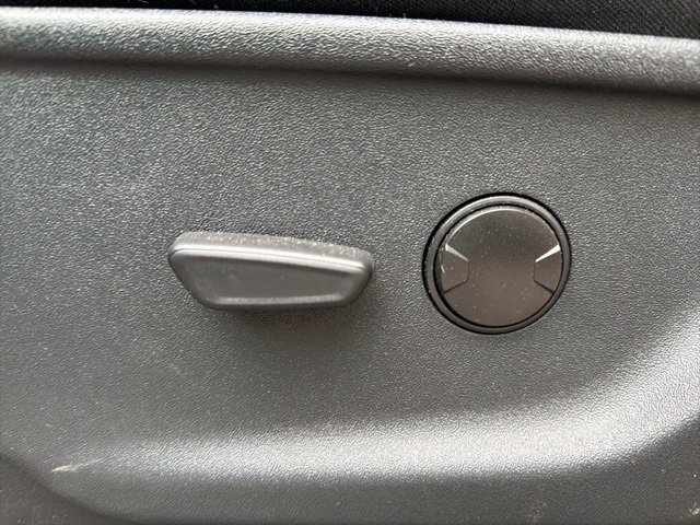 Used 2023 Ford F150 Lightning XLT image 10