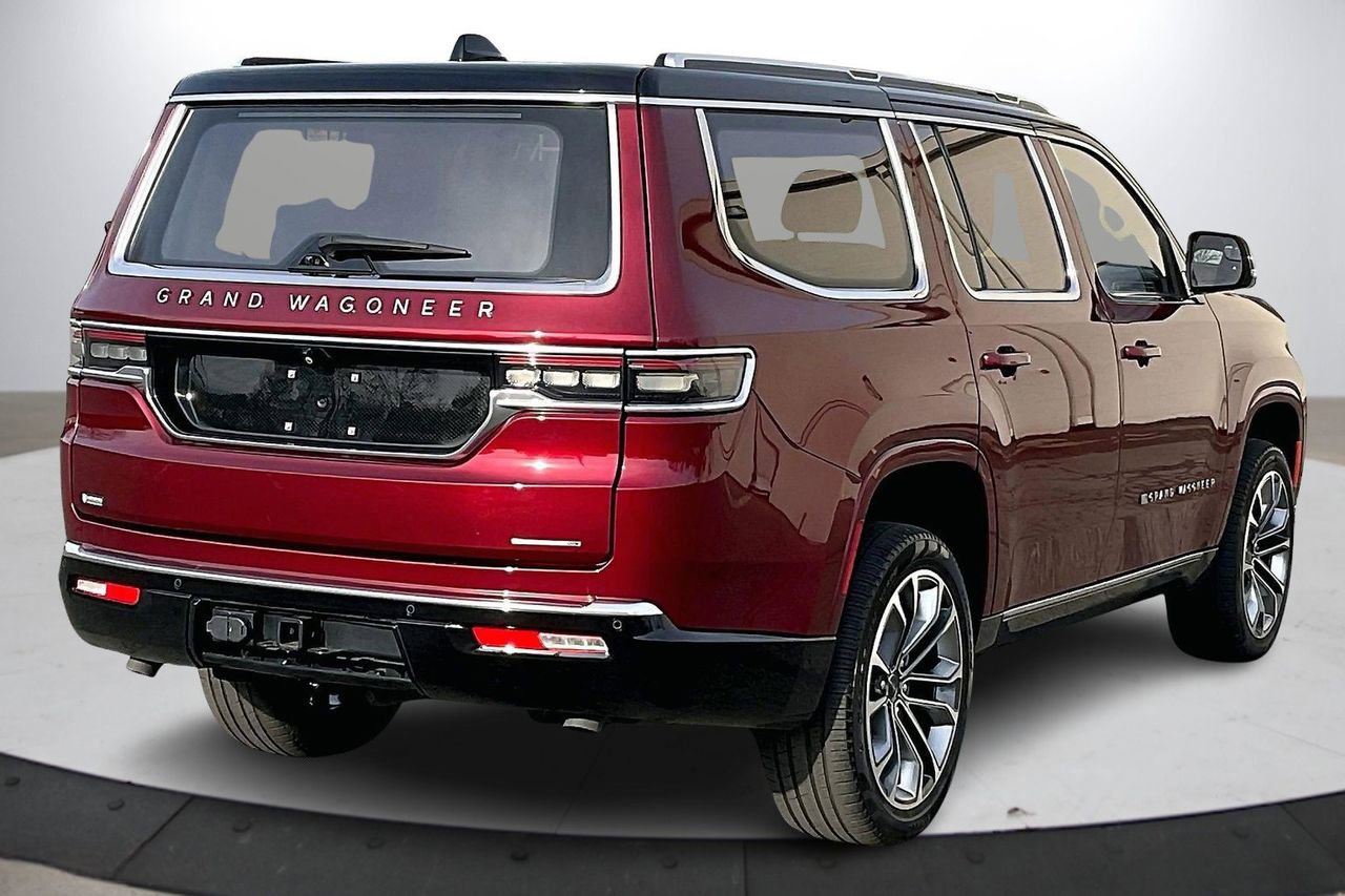 Used 2024 Jeep Grand Wagoneer Series III w/ HD Trailer Tow Package image 9