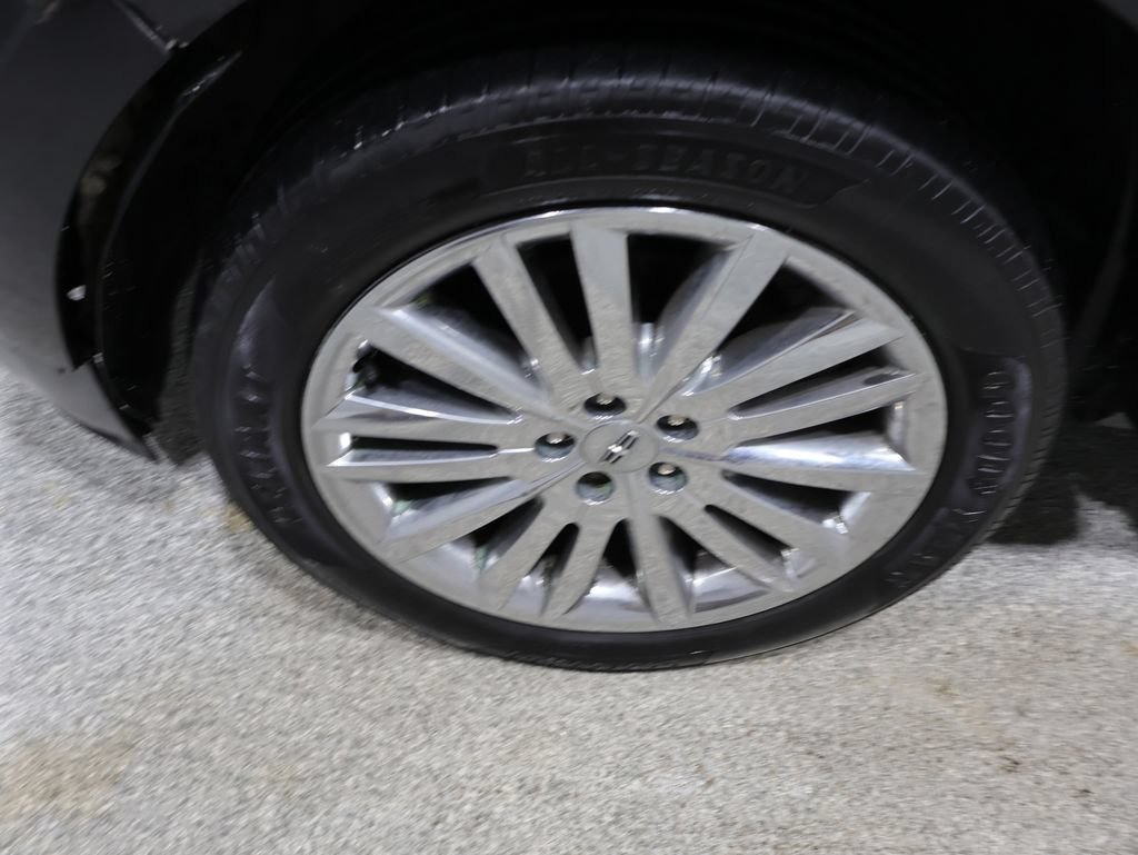 Used 2013 Lincoln MKX AWD image 9