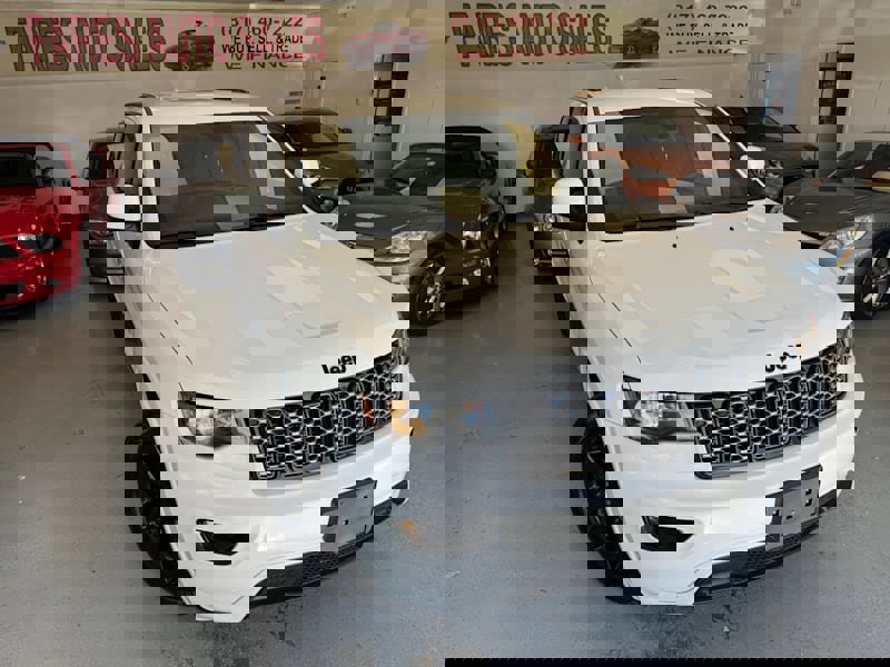 Used 2017 Jeep Grand Cherokee Altitude