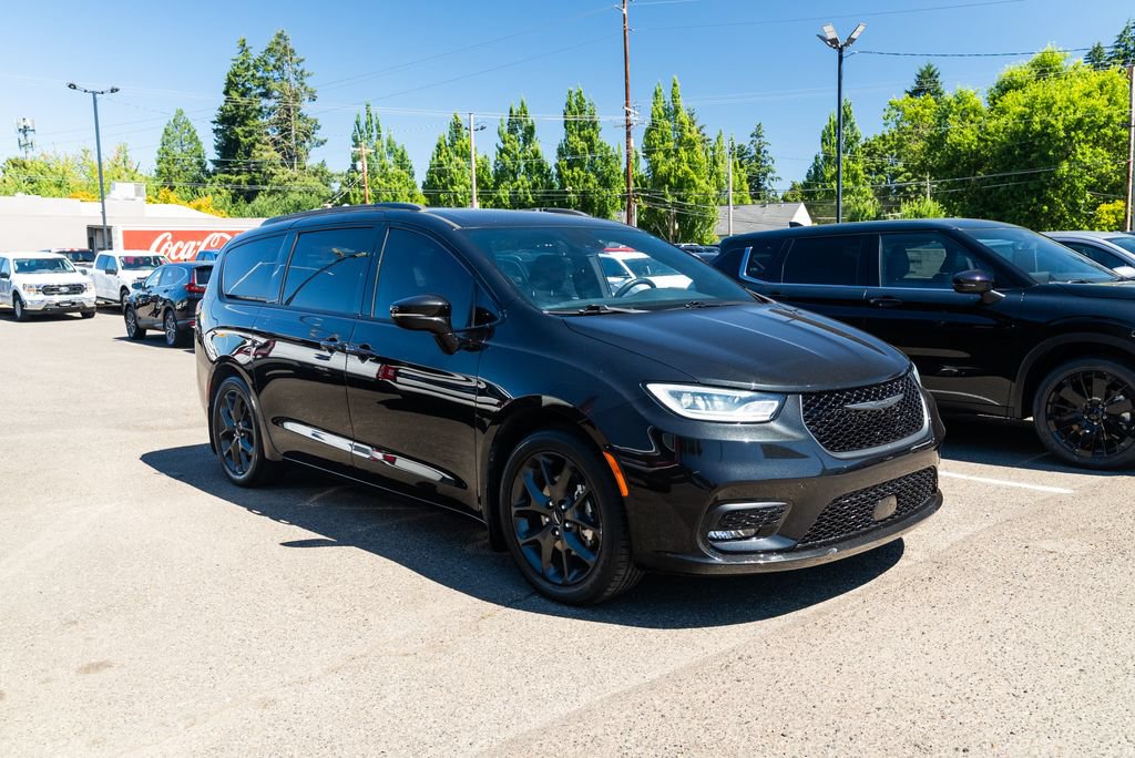 Used 2021 Chrysler Pacifica Touring w/ S Appearance Package FWD image 25