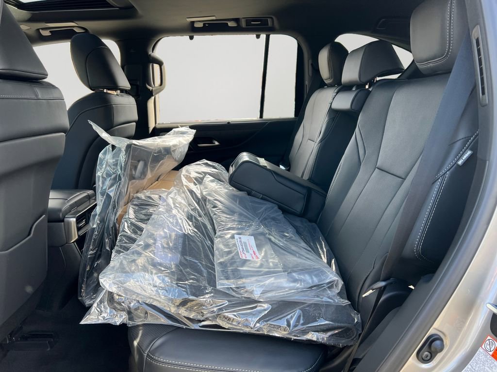 New 2026 Lexus LX 600 4WD w/ Luxury Package image 9