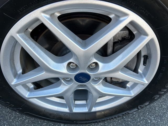 Used 2021 Ford Edge SEL w/ Cargo Accessory Package image 9