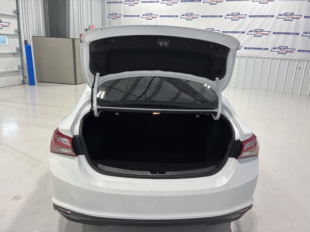 Used 2022 Chevrolet Malibu LT image 33