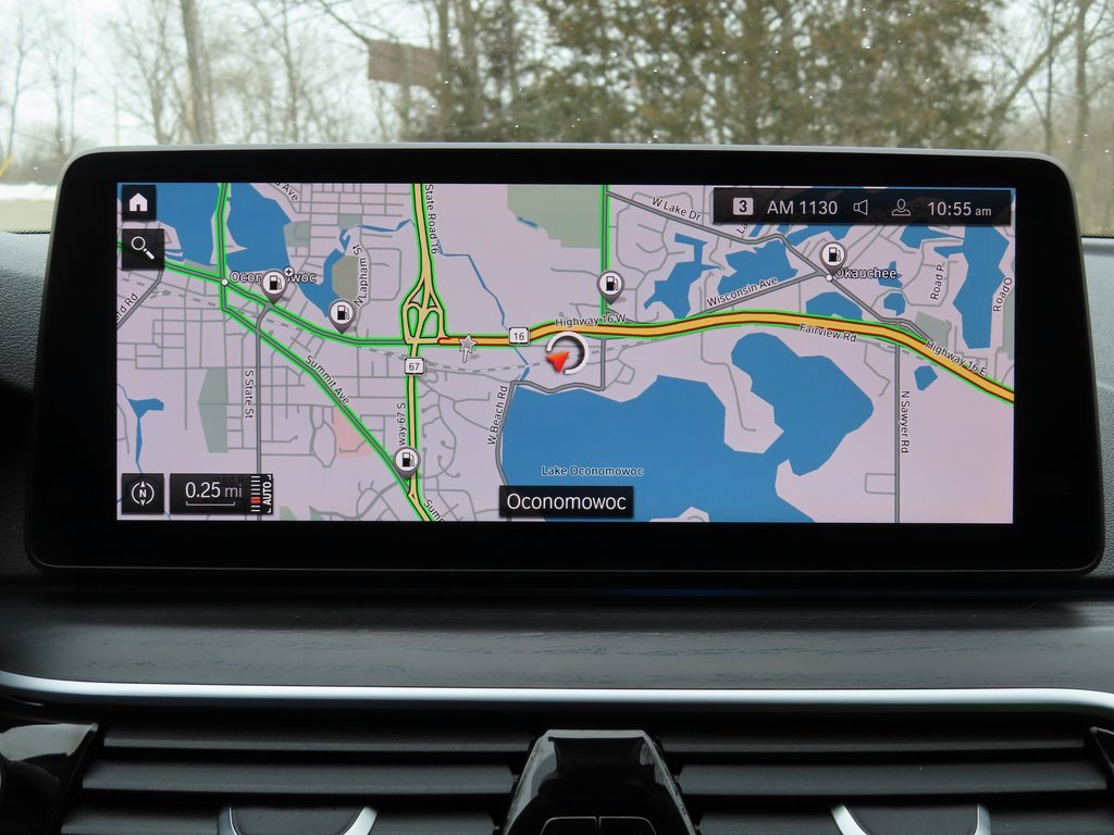 Used 2022 BMW 530e xDrive w/ Premium Package image 7