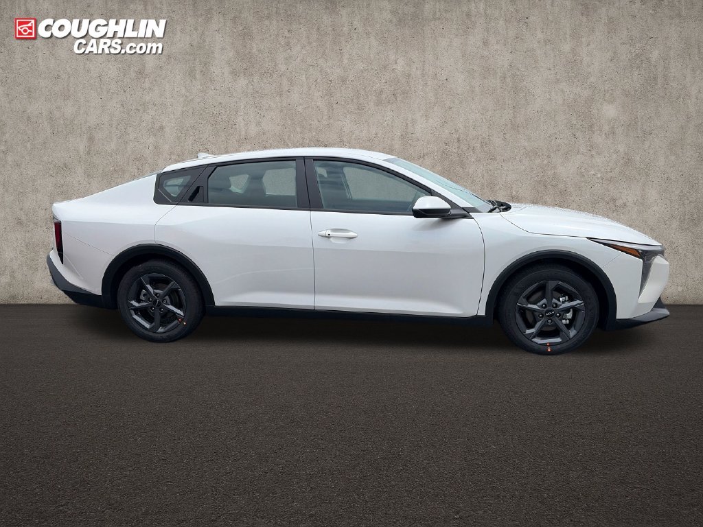 New 2026 Kia K4 FWD image 9
