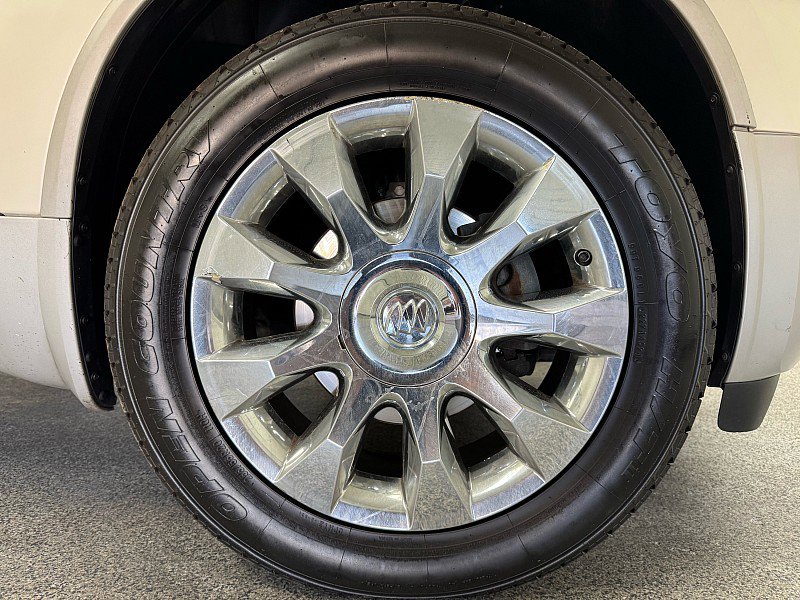 Used 2011 Buick Enclave CXL image 26
