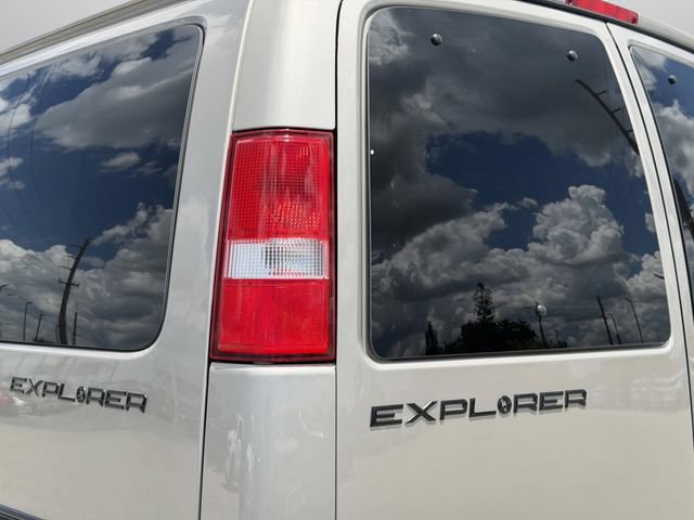 Used 2021 Chevrolet Express 2500 RWD image 40