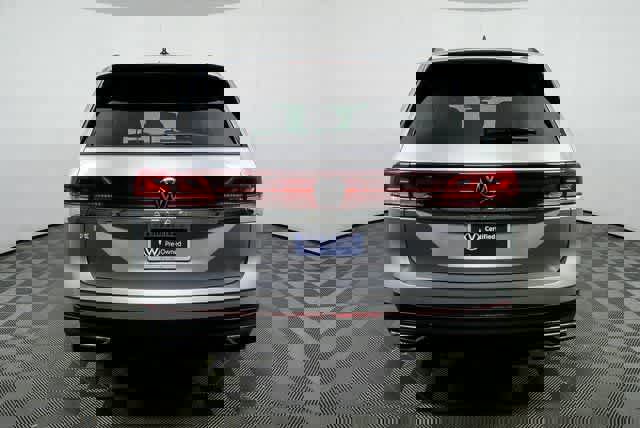Certified 2025 Volkswagen Atlas SE image 29