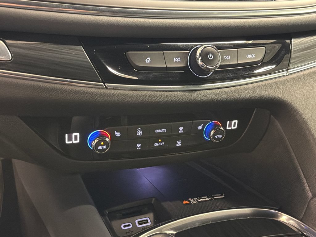 Used 2024 Buick Enclave Essence w/ Sport Touring Edition FWD image 37