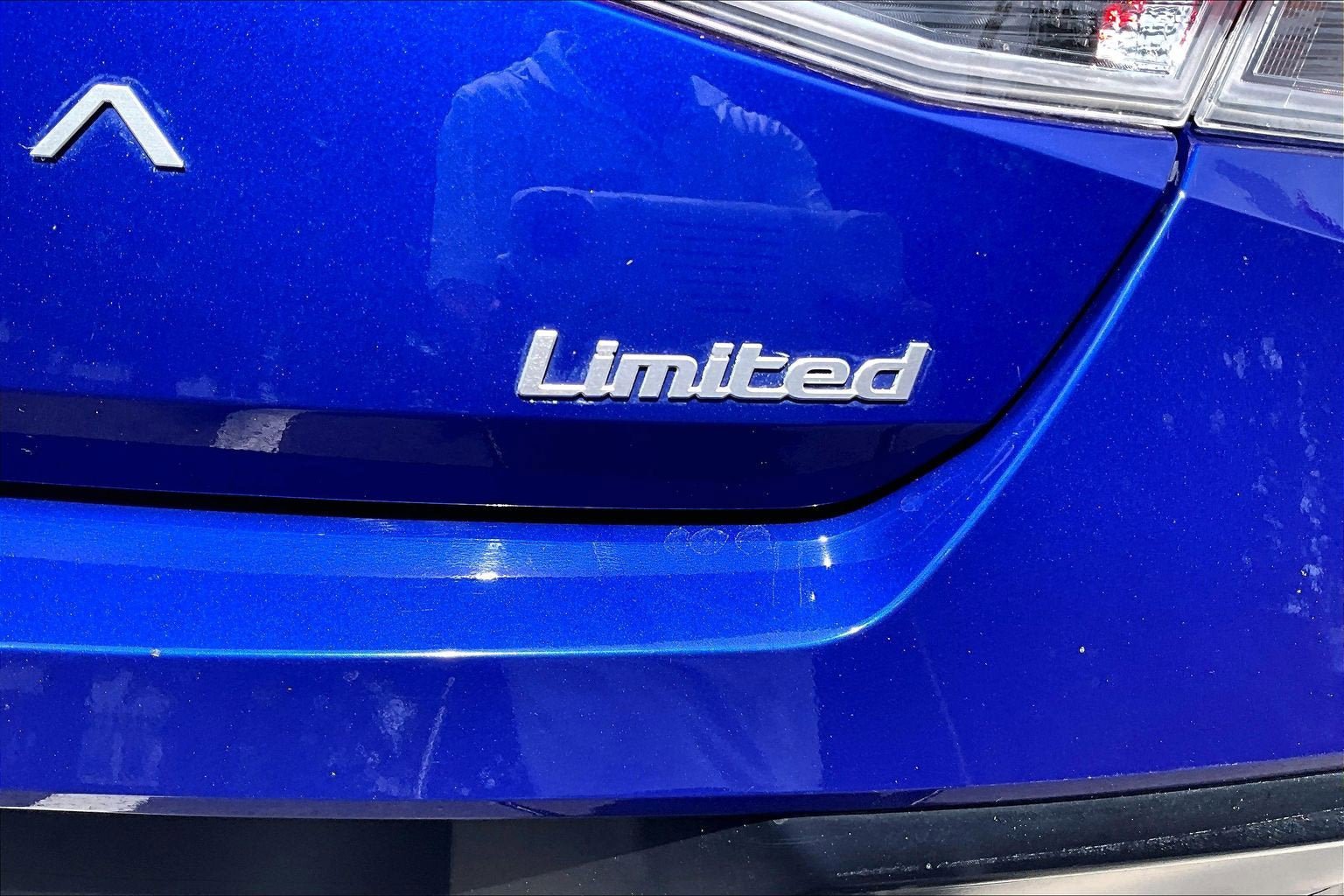 Used 2024 Hyundai Elantra Limited FWD image 8