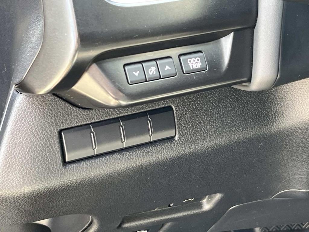 Used 2019 Lexus UX 200 w/ Premium Package image 27