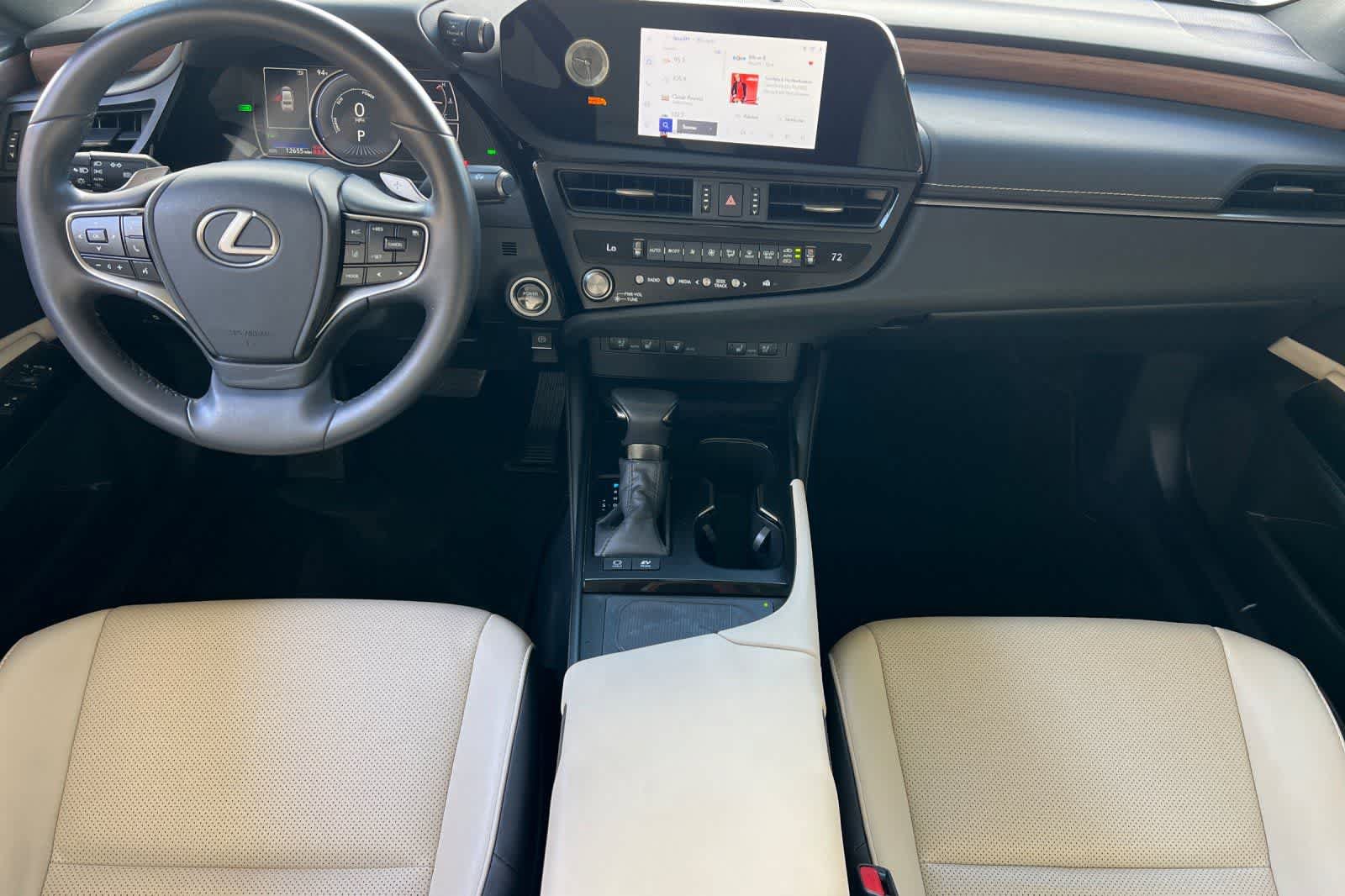 Used 2025 Lexus ES 300h w/ Premium Package FWD image 4