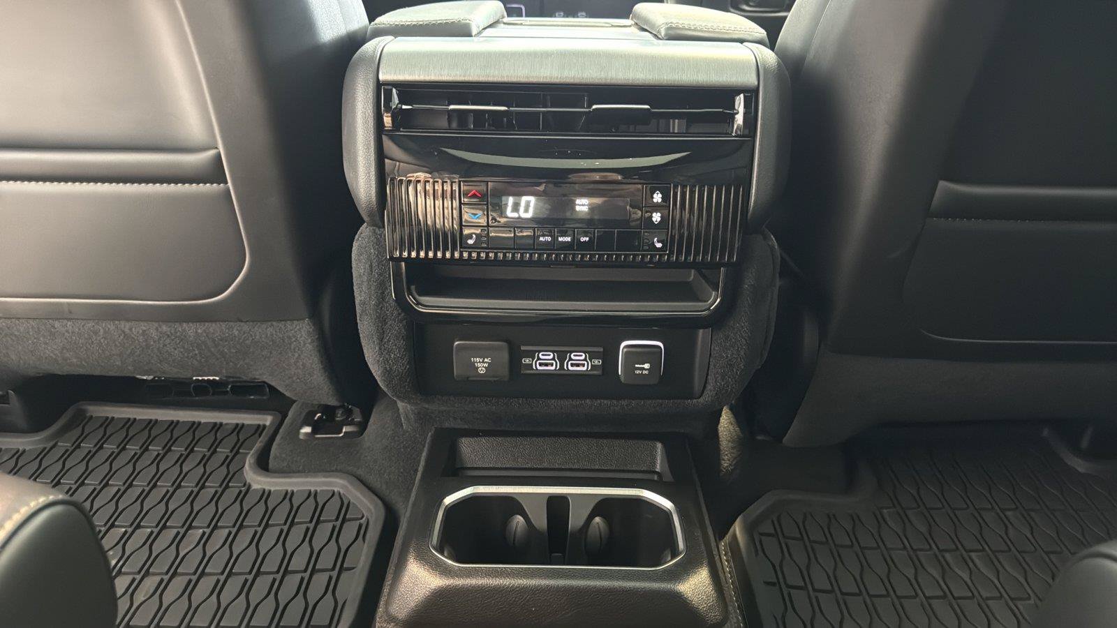 Used 2026 Jeep Grand Wagoneer Limited AWD/4WD image 29