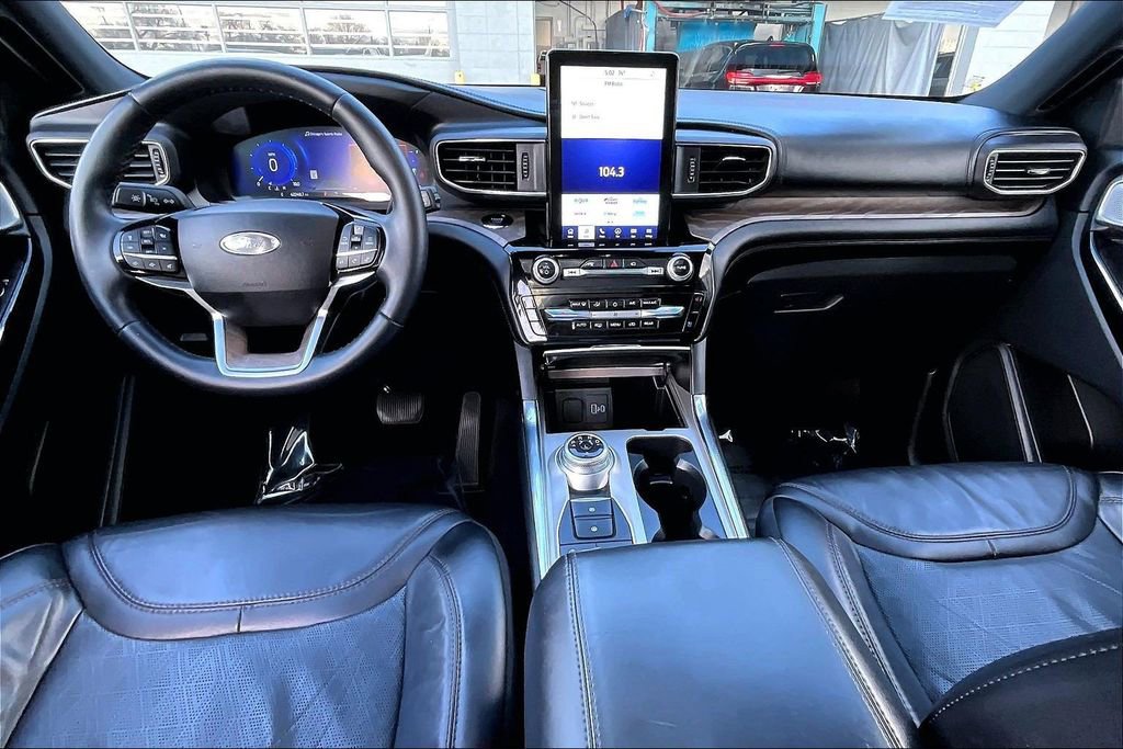 Used 2022 Ford Explorer Platinum w/ Equipment Group 601A image 14