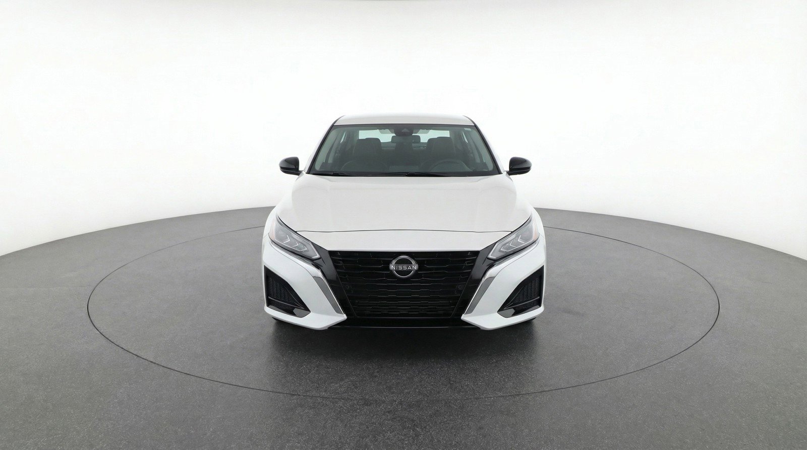 Used 2025 Nissan Altima 2.5 SV image 2