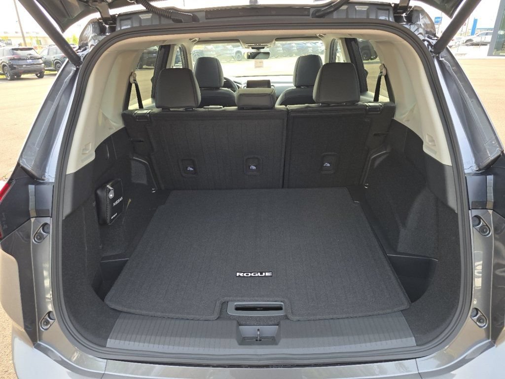 New 2026 Nissan Rogue Dark Armor AWD/4WD image 14