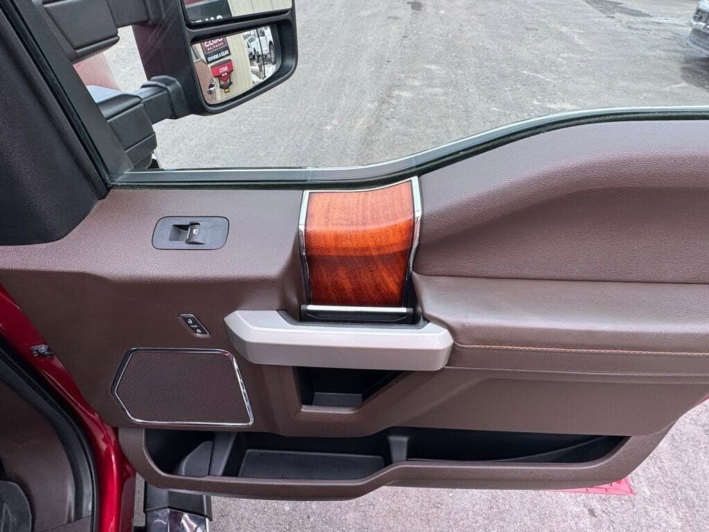 Used 2019 Ford F250 King Ranch w/ Chrome Package image 32