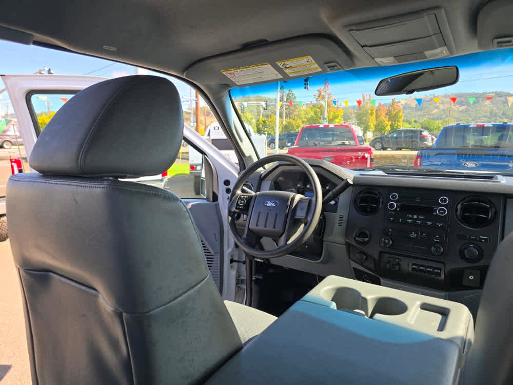 Used 2013 Ford F550 XL 2WD SuperCab 186 WB 84 CA w/ XL Value Pkg image 11